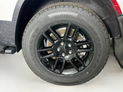 New 2026 Land Rover Defender 110 S AWD/4WD image 27