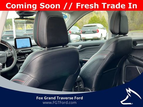 Certified 2022 Ford Escape SEL w/ SEL Stealth AWD Package image 32