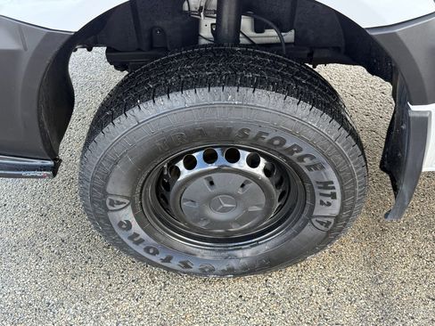 Used 2017 Mercedes-Benz Sprinter 2500 w/ Workspace Access Package image 22