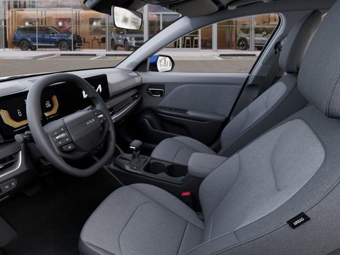 Used 2025 Kia K4 LXS image 18