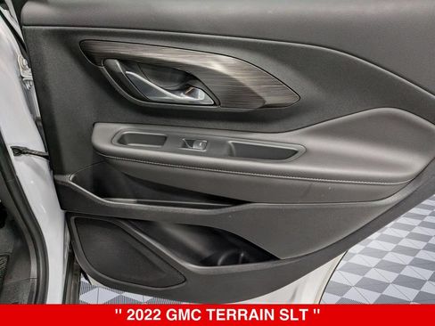 Used 2022 GMC Terrain SLT AWD/4WD image 28