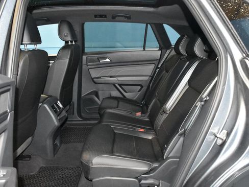 Used 2023 Volkswagen Atlas Cross Sport SE w/ Panoramic Sunroof Package image 21