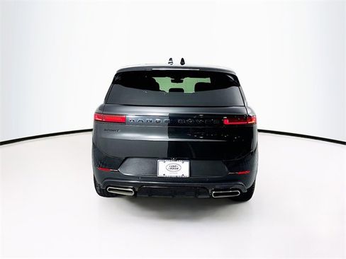 Used 2025 Land Rover Range Rover Sport SE image 6
