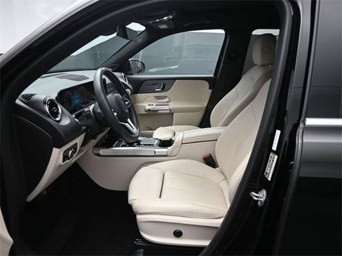 Used 2021 Mercedes-Benz GLB 250 4MATIC image 10