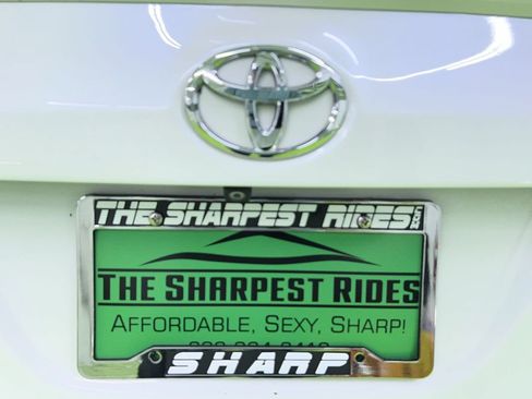 Used 2015 Toyota Corolla LE FWD image 13