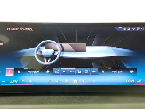 Used 2025 BMW X7 xDrive40i w/ Executive Package image 52