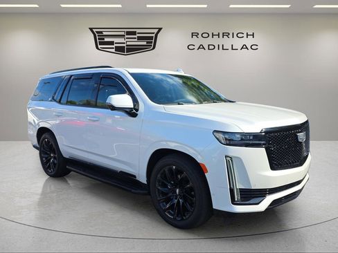 Certified 2022 Cadillac Escalade Sport Platinum w/ LPO, ONYX Package image 3