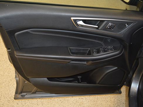 Used 2022 Ford Edge Titanium image 14