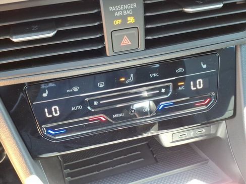 New 2026 Volkswagen Jetta SE image 9