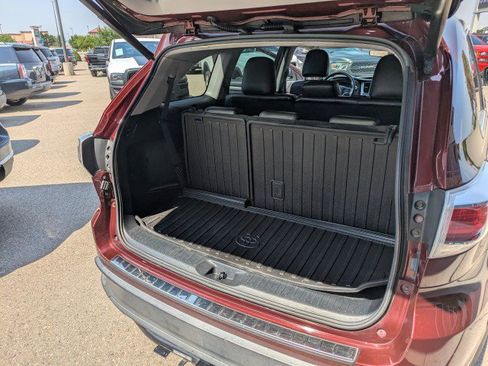 Used 2014 Toyota Highlander Plus AWD/4WD image 28