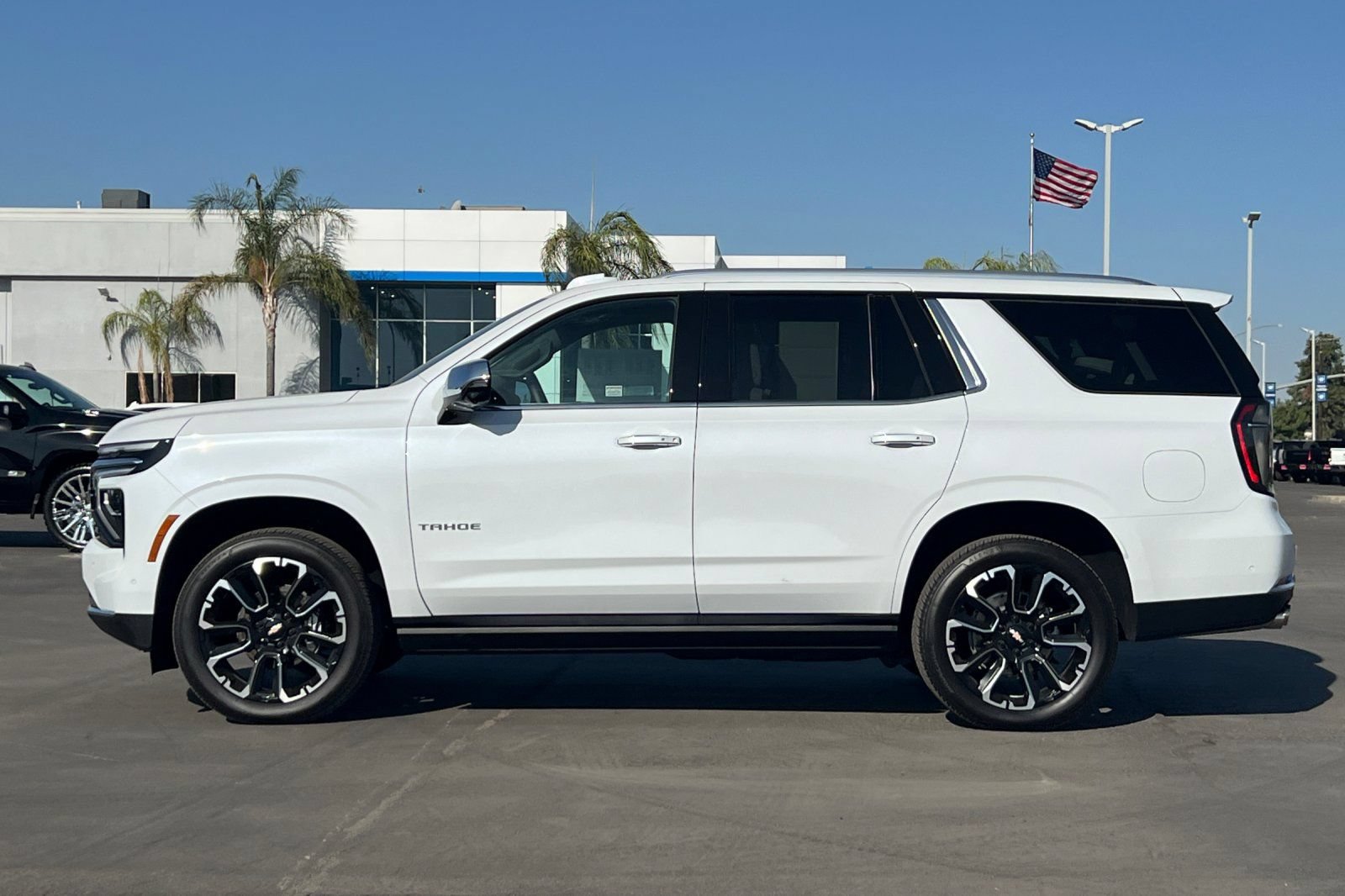 Used 2026 Chevrolet Tahoe Premier AWD/4WD image 8