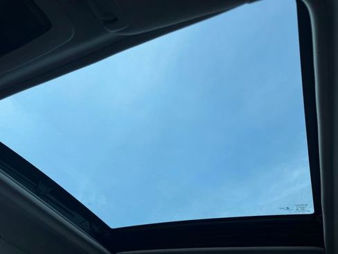 Used 2017 Subaru Forester 2.5i Premium w/ All-Weather Package AWD/4WD image 12