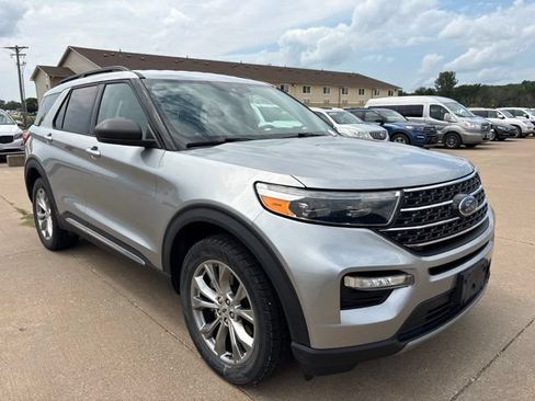 Used 2020 Ford Explorer XLT w/ Equipment Group 202A AWD/4WD image 1