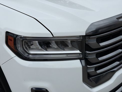 Used 2023 GMC Acadia AT4 image 35
