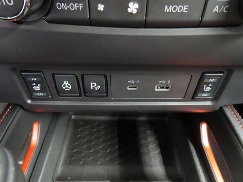 Used 2023 Nissan Frontier PRO-4X image 54