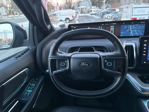 Used 2025 Ford Expedition Tremor image 23