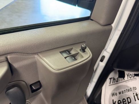 Used 2025 Chevrolet Express 3500 LT w/ LT Preferred Equipment Group RWD image 9