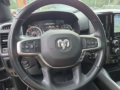 Used 2022 RAM 1500 Laramie AWD/4WD image 16