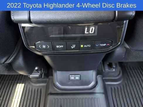 Used 2022 Toyota Highlander LE AWD/4WD image 19