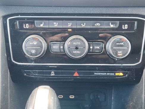 Used 2022 Volkswagen Atlas SEL image 15