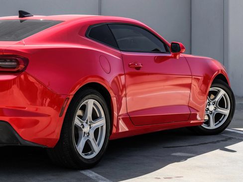 Used 2019 Chevrolet Camaro LT RWD image 13