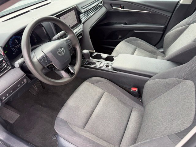 Used 2025 Toyota Camry LE FWD image 19
