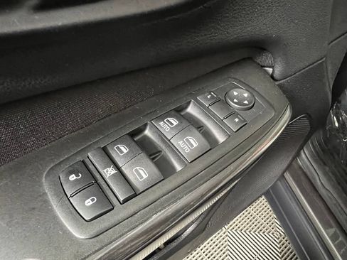 Used 2014 Jeep Cherokee Latitude w/ Cold Weather Group AWD/4WD image 16
