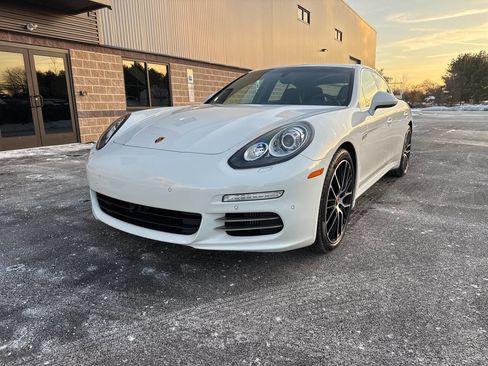 Used 2015 Porsche Panamera 4S image 5