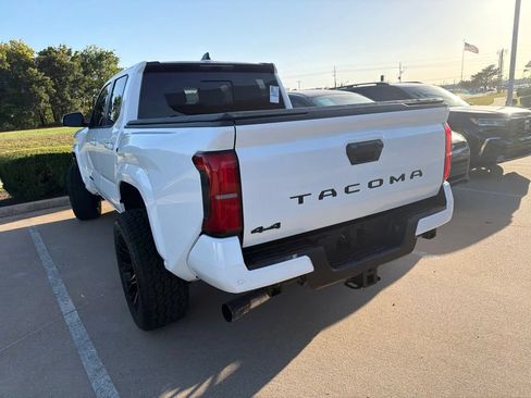 Used 2024 Toyota Tacoma SR5 AWD/4WD image 6