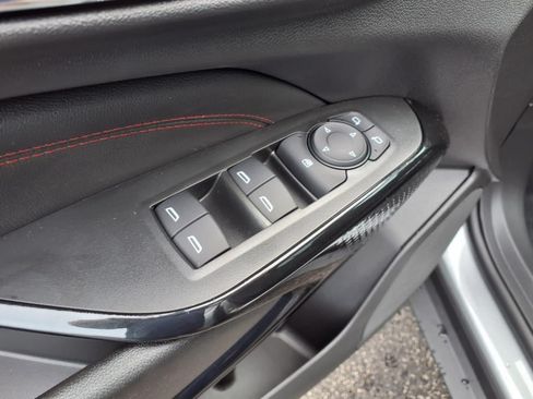 New 2025 Chevrolet Trax RS w/ Sunroof Package FWD image 11