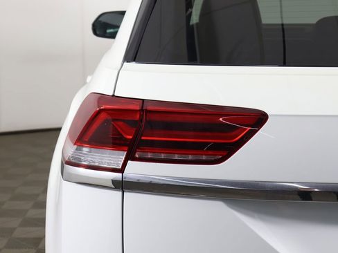 Used 2022 Volkswagen Atlas Cross Sport SE FWD image 15