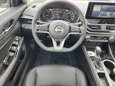 New 2025 Nissan Altima 2.5 SR w/ SR Premium Package image 8
