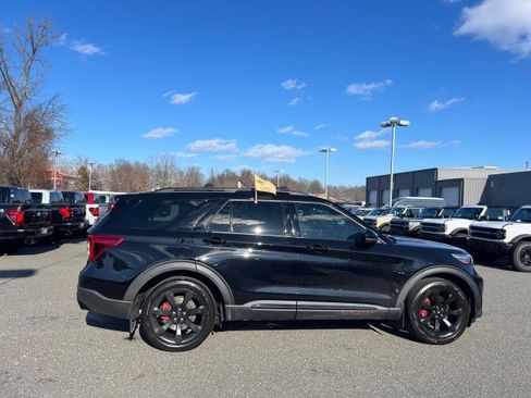 Certified 2022 Ford Explorer ST w/ Equipment Group 401A image 6