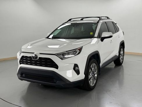 Used 2019 Toyota RAV4 XLE Premium AWD/4WD image 1