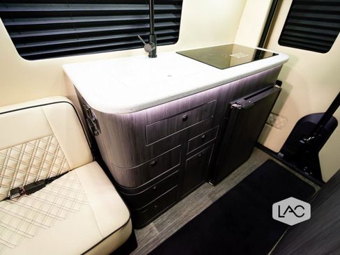 Used 2024 Mercedes-Benz Sprinter 3500 image 17