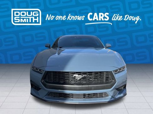 Used 2025 Ford Mustang Coupe image 8