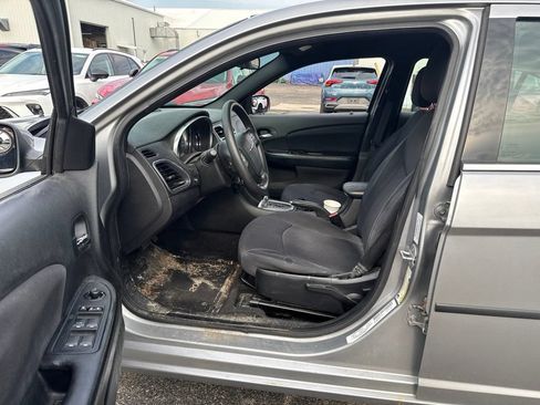 Used 2013 Chrysler 200 LX FWD image 2