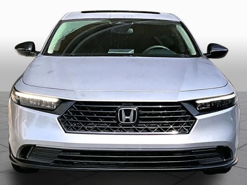 Used 2025 Honda Accord SE image 4