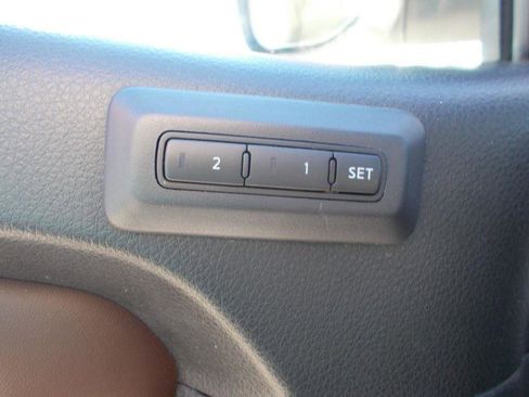 Used 2023 Nissan Titan Platinum Reserve w/ Moonroof Package image 19