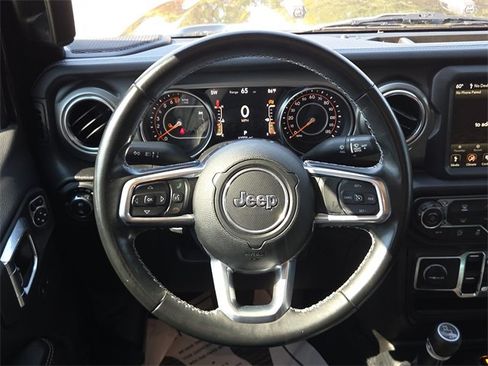 Used 2022 Jeep Gladiator Overland image 13