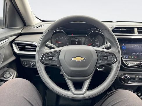 Used 2023 Chevrolet TrailBlazer LT w/ Convenience Package FWD image 14