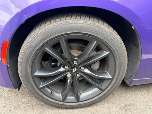 Used 2018 Dodge Charger SXT w/ Blacktop Package RWD image 6