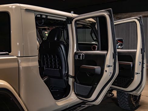 Used 2022 Jeep Gladiator Mojave w/ LED Lighting Group image 29