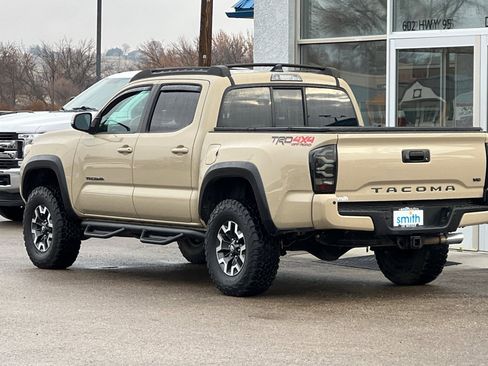 Used 2016 Toyota Tacoma TRD Off-Road image 6