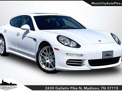 Used 2016 Porsche Panamera 4 AWD/4WD image 1