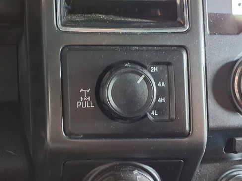 Used 2017 Ford F150 Lariat w/ Equipment Group 502A Luxury AWD/4WD image 25