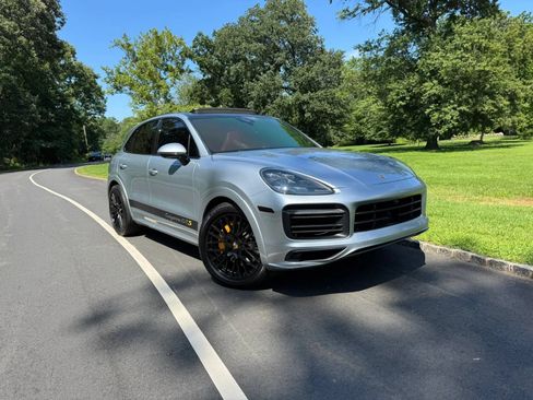 Used 2021 Porsche Cayenne GTS w/ Premium Package Plus AWD/4WD image 2