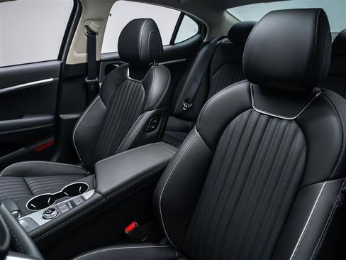 New 2026 Genesis G70 2.5T Prestige image 18