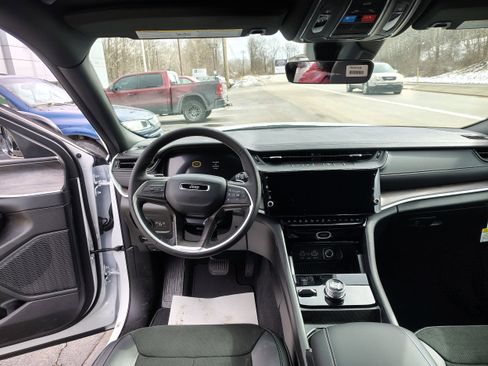 New 2026 Jeep Grand Cherokee L 4WD image 25
