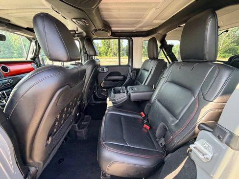 Used 2019 Jeep Wrangler Unlimited Rubicon w/ Dual Top Group AWD/4WD image 15